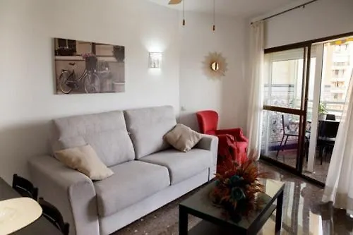 Apartamento Tamarindos II ベナルマデナ アパート