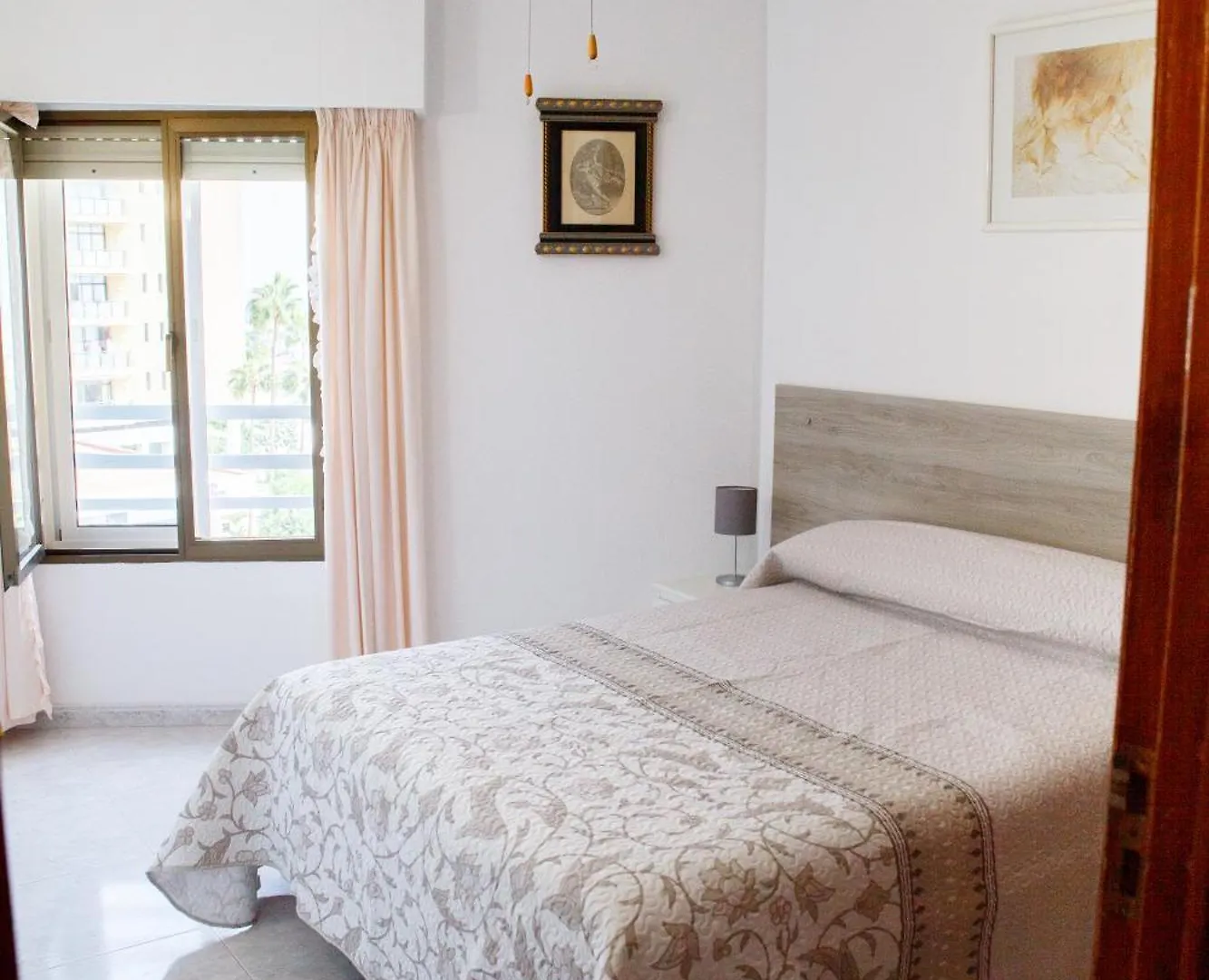 Apartamento Tamarindos II ベナルマデナ