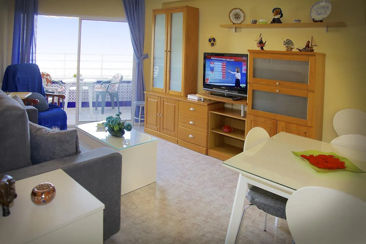 Apartamento Tamarindos II ベナルマデナ